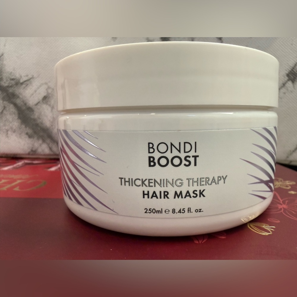 NEW 8.45oz Bondi Boost Thickening Therapy Hair Mask — White